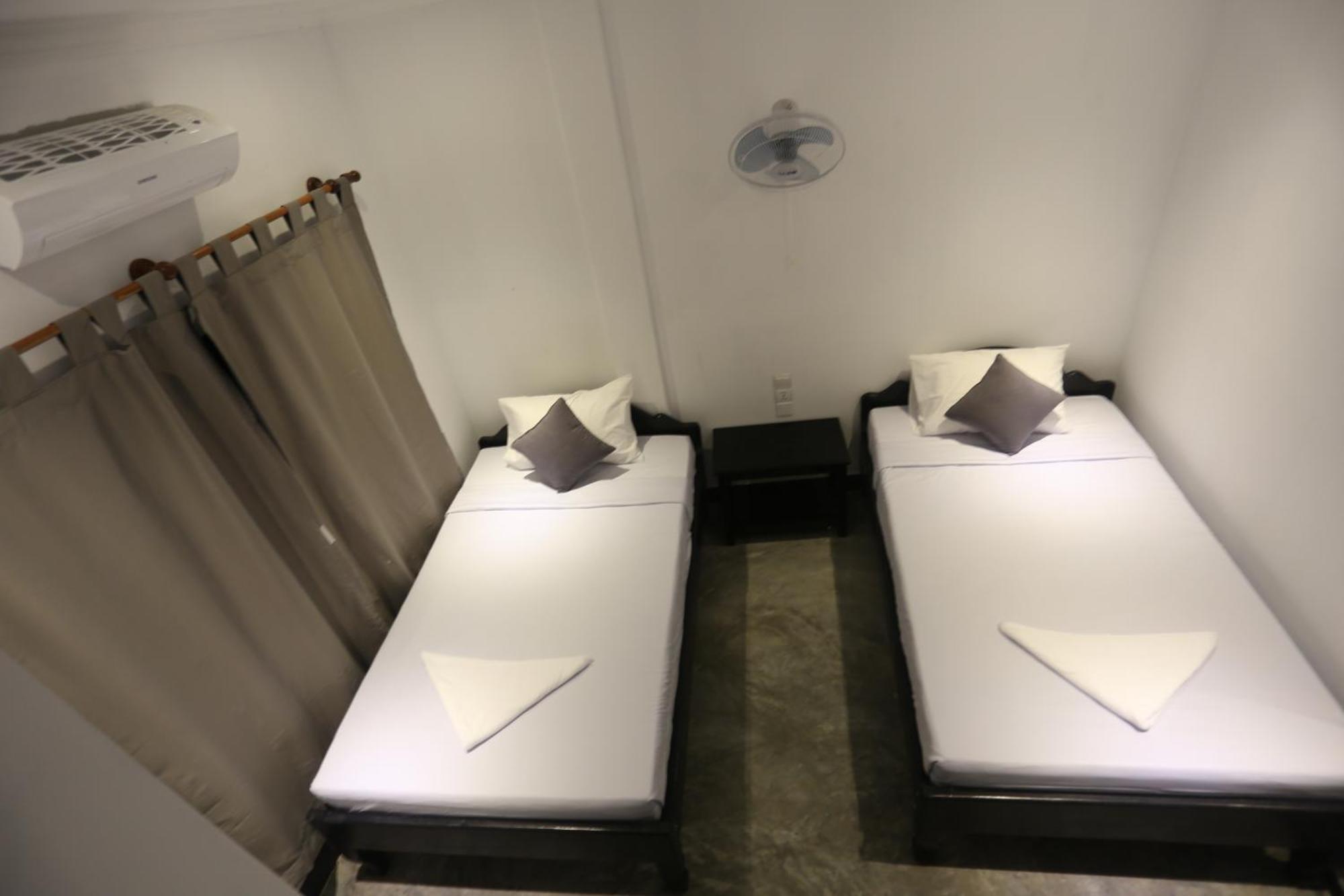 Pool Party Hostel Сием Реап Стая снимка